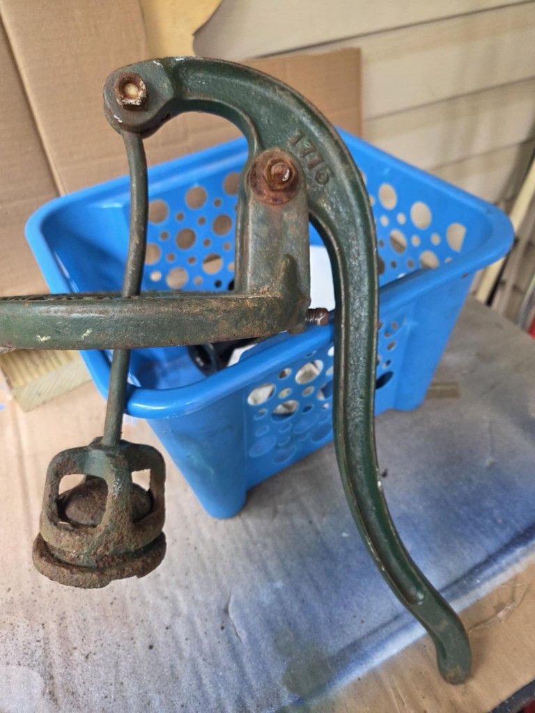 VINTAGE WATER PUMP HANDLE