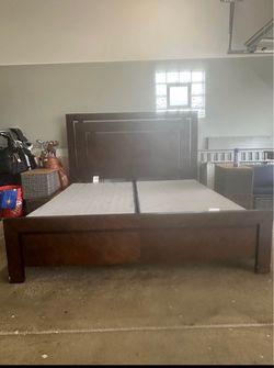 King bed frame / dresser / night stand