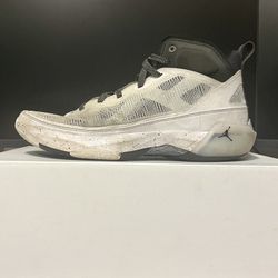 AIR JORDAN XXXVII, Men’s Size 11 White, Black-Citrus Color Way,