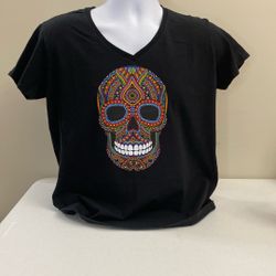 Women’s V-neck Skull T-shirt,  New,  Preshrunk Cotton, Size XL,  Free Shipping/local Pickup, (item #384)