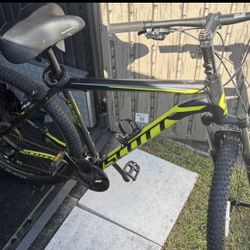 Schwinn Traxion Bike(s)