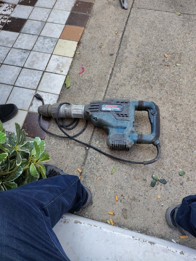 BOSCH Professional GSH 11VC