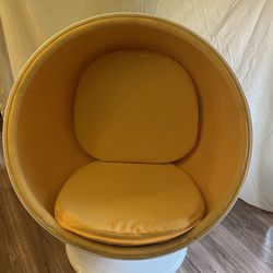 Vintage White Ball Chair