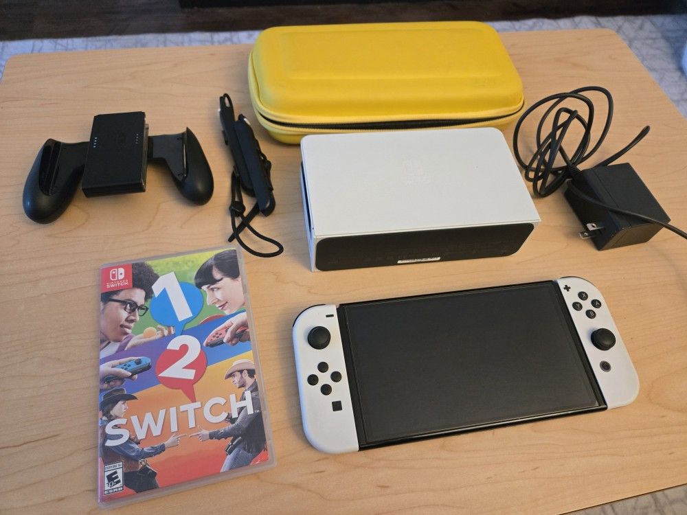 Nintendo Switch OLED + Extras
