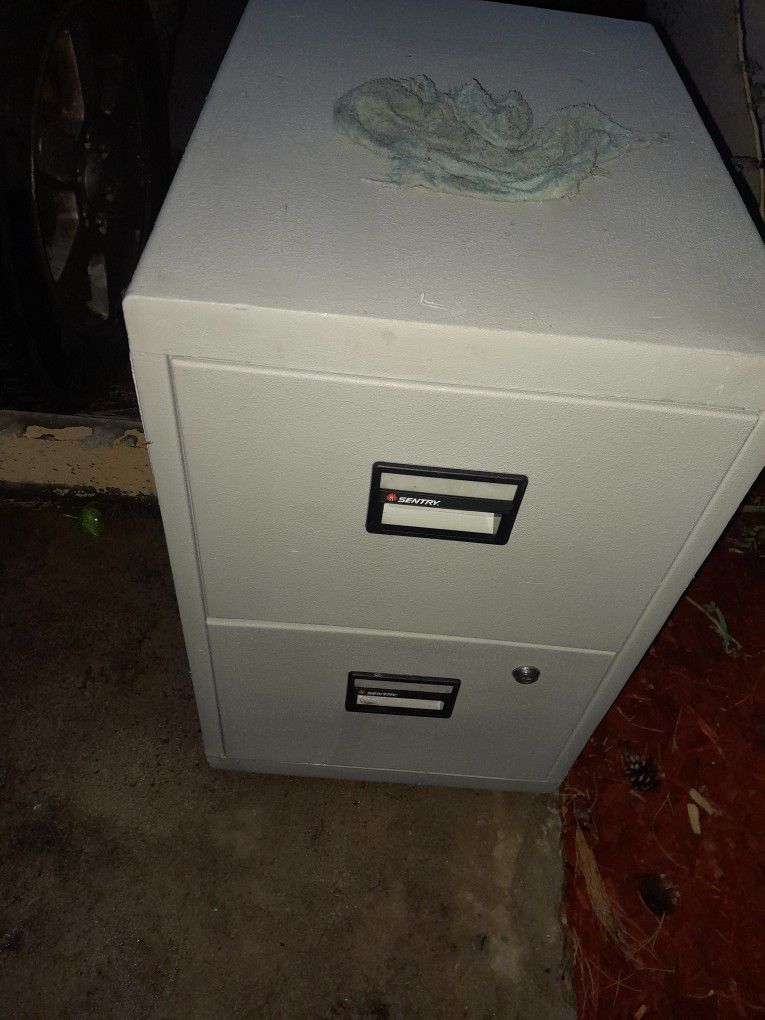 Fire Proof Safe/File Cabinet
