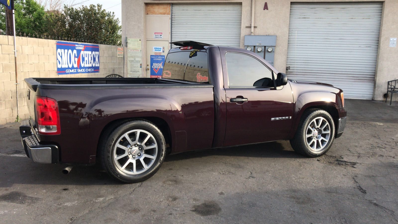 09 GMC SIERRA single cab v8