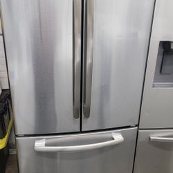 General Electric Fridge 33wide 