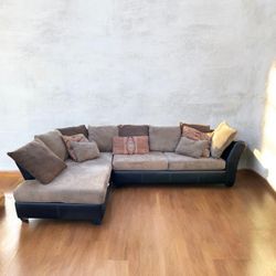 Living Room Two Toned Couch 