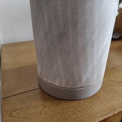 Houseplant pot: modern stoneware pot with drainage