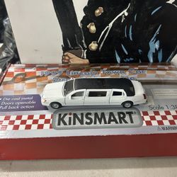 Kinmart 1/37 scale 1999 Lincoln town car stretch Limousine in white 