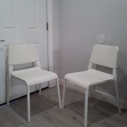2 Chairs