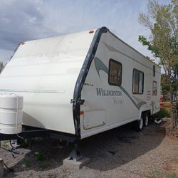 2004 Fleetwood Wilderness Yukon Model# 24BH
