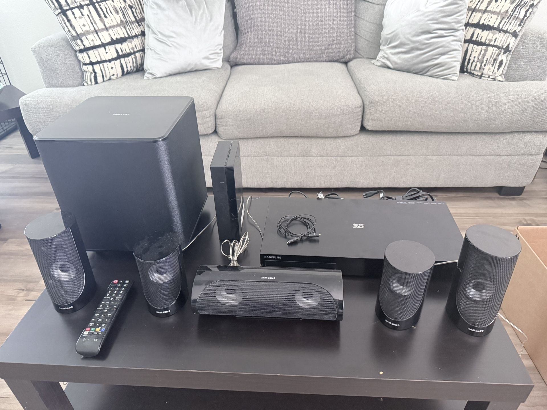 Samsung Home Theater System with speakers