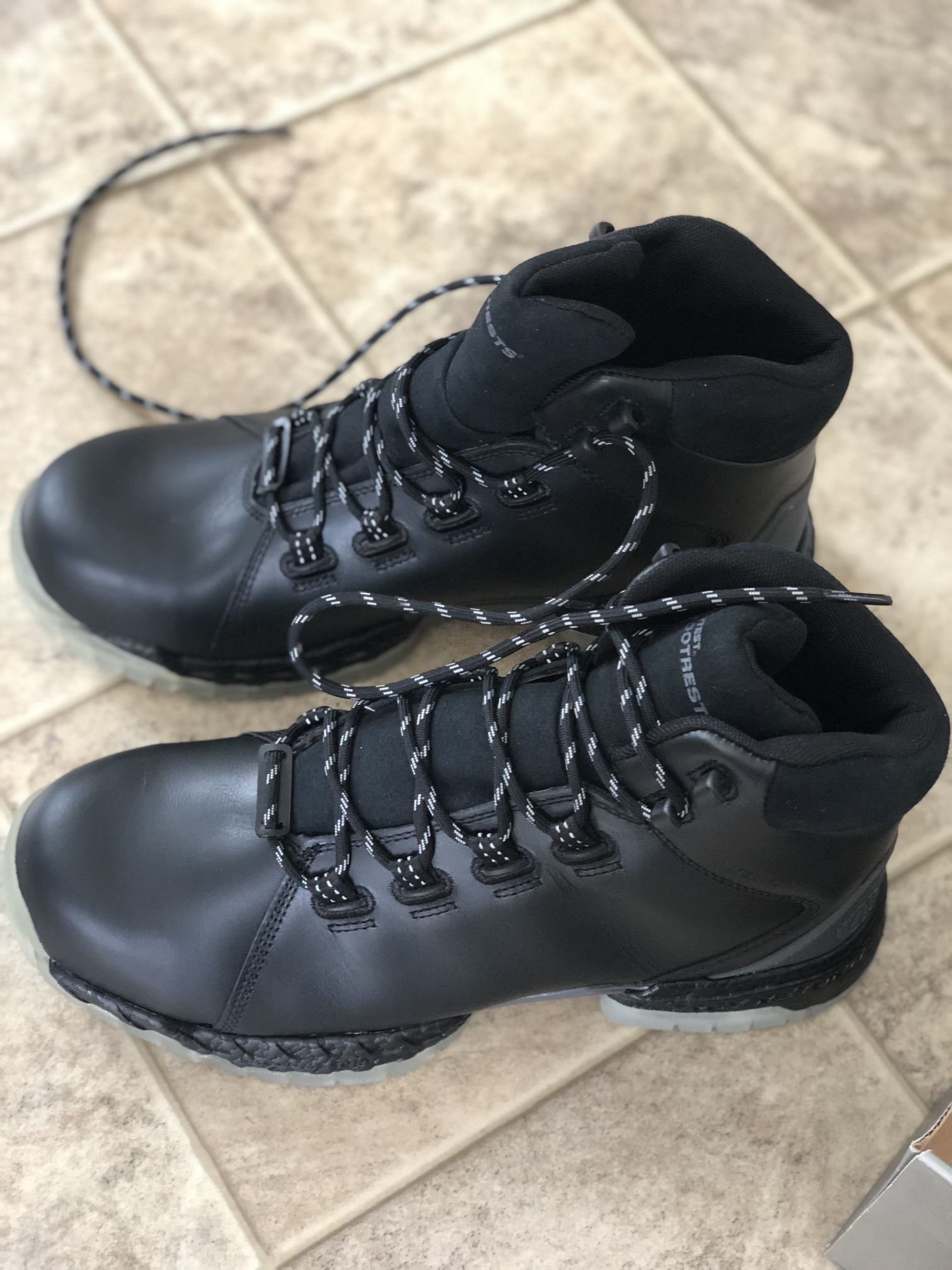 Safety work boots
