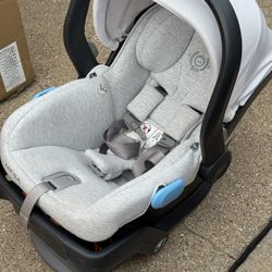UPPAbaby Mesa V1 Infant Car Seat/Easy Installation/Base Included/Expires April 4, 2029