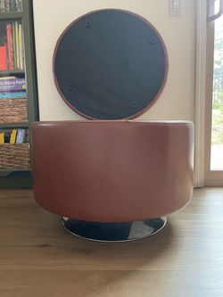 Swivel Faux Leather Ottomon