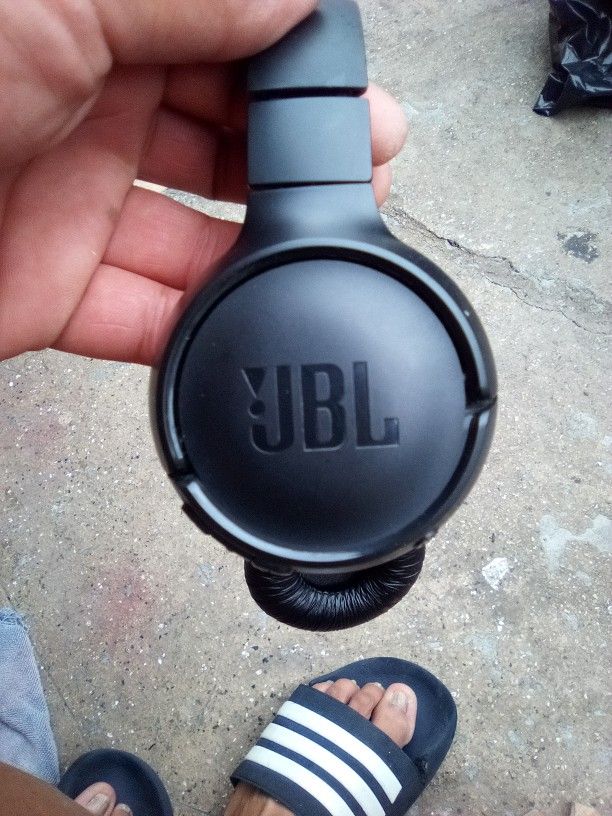 JBL Wireless Headphones
