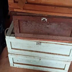 Vintage wood box with rope handles