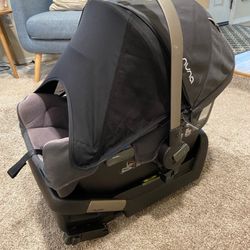 Nuna infant Car Seat and base