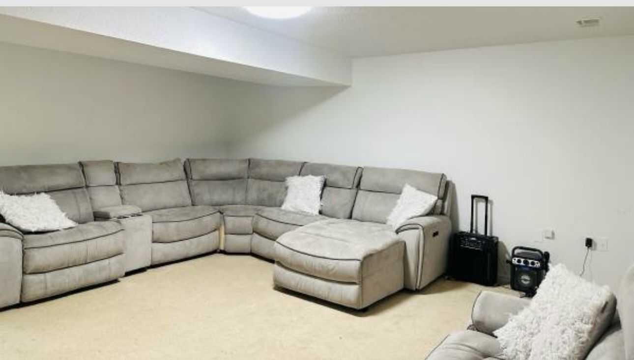 Recliners (Sofas)