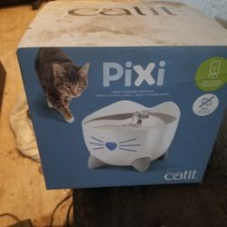 Catit Pixi Smart Cat Drinking Fountain 
