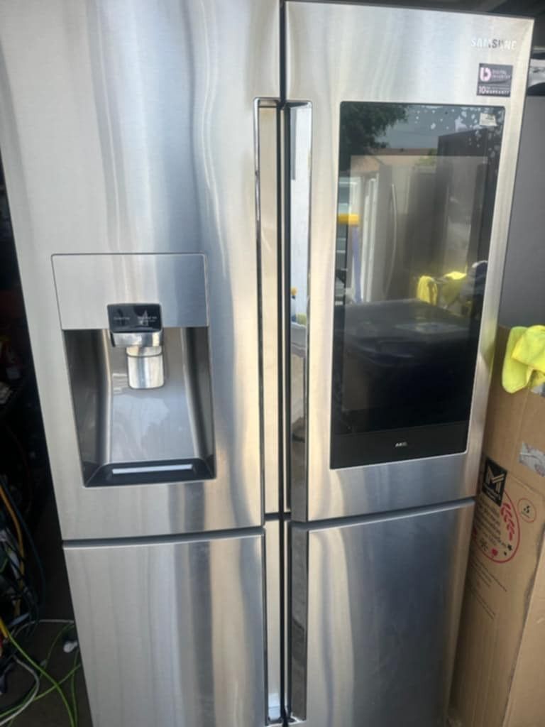 SAMSUNG FAMILY HUB STAINLESS STEEL 4 DOOR FLEX REFRIGERATOR/ METAL COOLING/ ICE MASTER