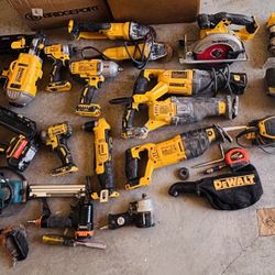 DeWALT Contractor Tool 