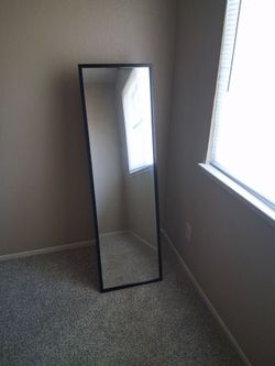 Stand up mirror