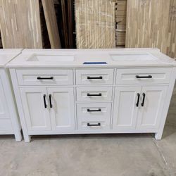 60” Brand New Bathroom Vanity in white, double sink soft close solid wood $899 