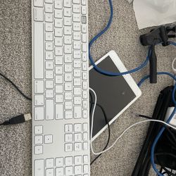 Apple Keyboard