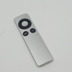 Apple TV OEM A1294 Remote for Apple TV 2nd 3rd Generation Mac Silver  , 
Pre-owned, in great working and cosmetic shape.
Needs CR2032 battery (NOT INC