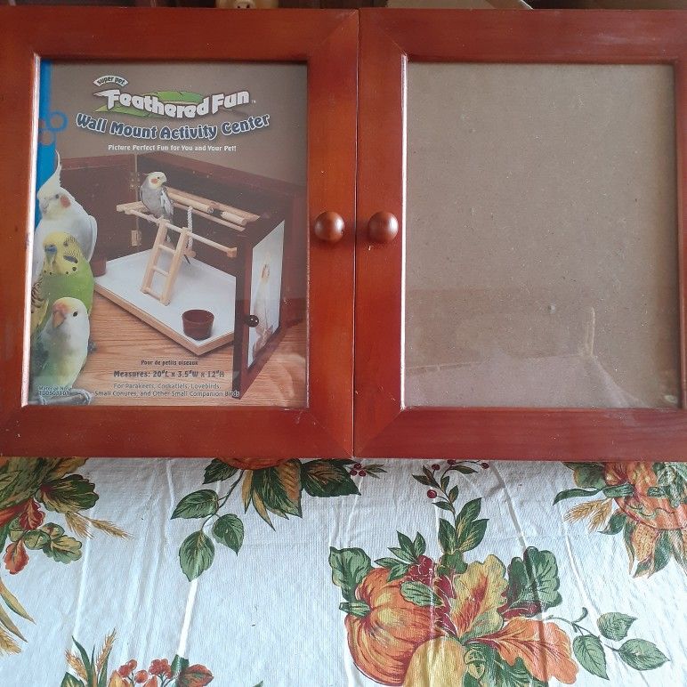 Wall Mount Bird Plate Pen