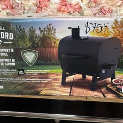 Nexgrill Oakford Outpost 18-Portable Charcoal Tabletop Grill in Black