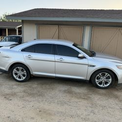 2013 Ford Taurus