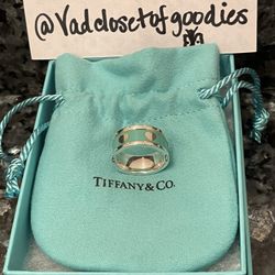 Tiffany & Co. Tiffany 925 Sterling Silver 7.9 mm Band