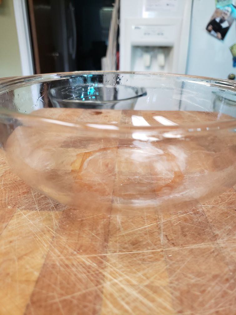 Vintage Pyrex clear glass bowl