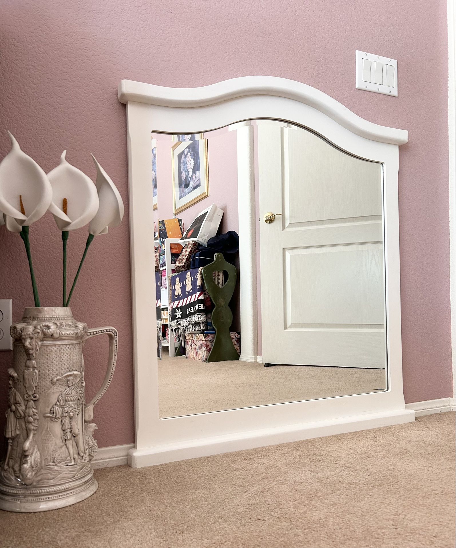 New Classic Furniture Bayfront Vertical Mirror In White. 