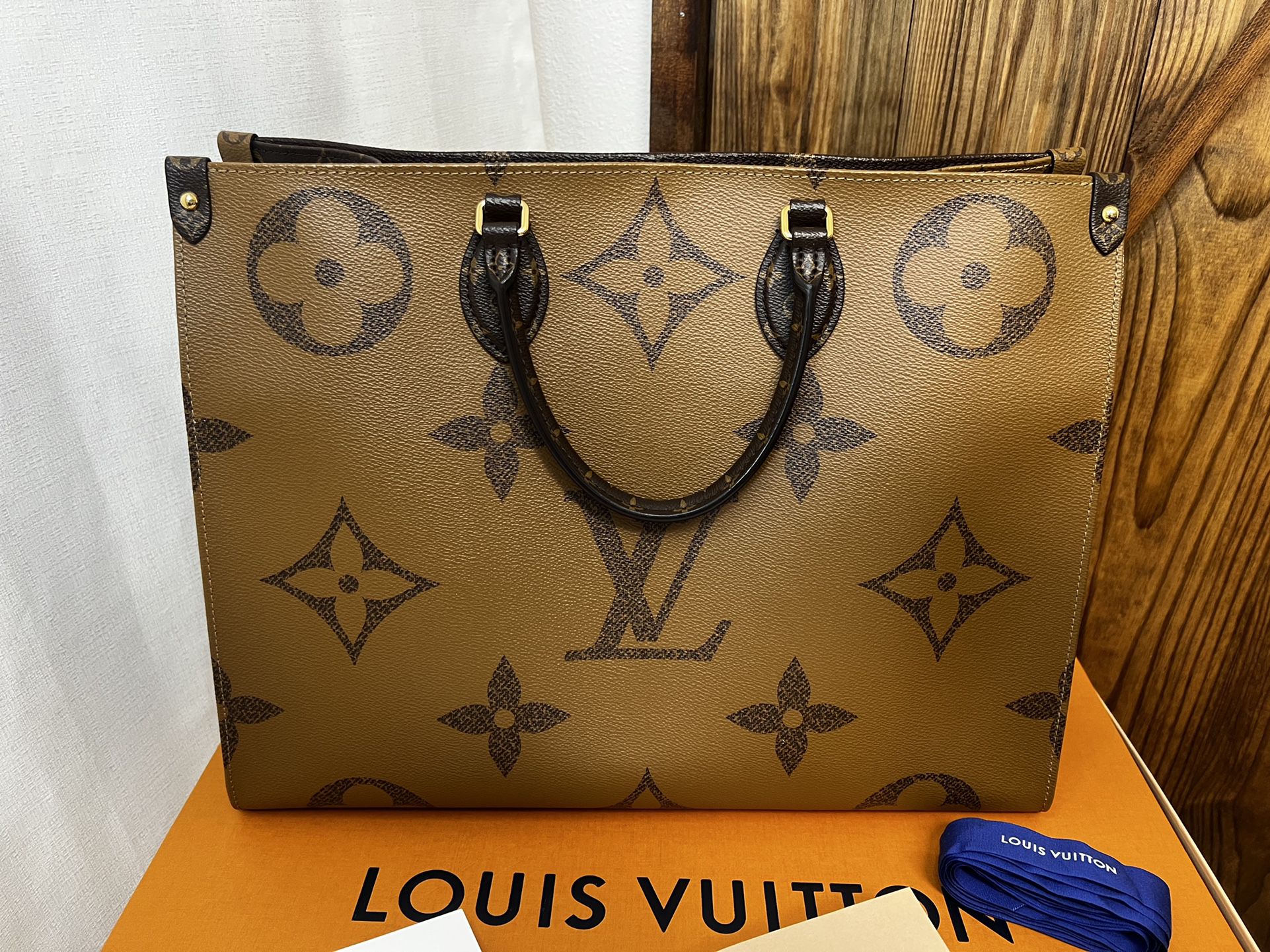 Louis Vuitton ONTHEGO GM Tote Bag 