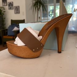 Italian Leather And wood Heals 
