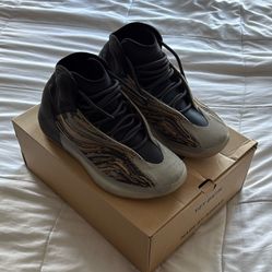 Adidas Yeezy Quantum "Amber Tint"