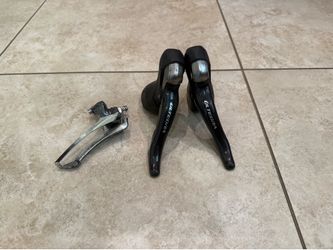 Ultegra group. 10 speed carbon levers