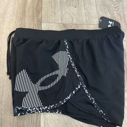 Under Armour shorts New Medium