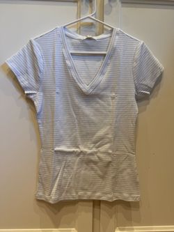 Size L Women’s Light Blue Striped V-Neck T-Shirt