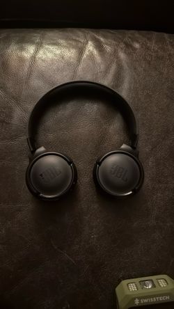 JBL 520BT Wireless Headphones 
