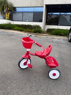 Radio Flyer Fold 2 Go Trike with Bucket