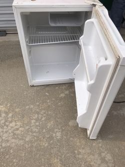 Mini Fridge $20 OBO