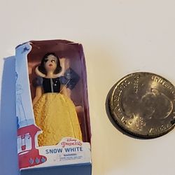 2" Minature Disney Princess Snow White Doll Figurine Display 