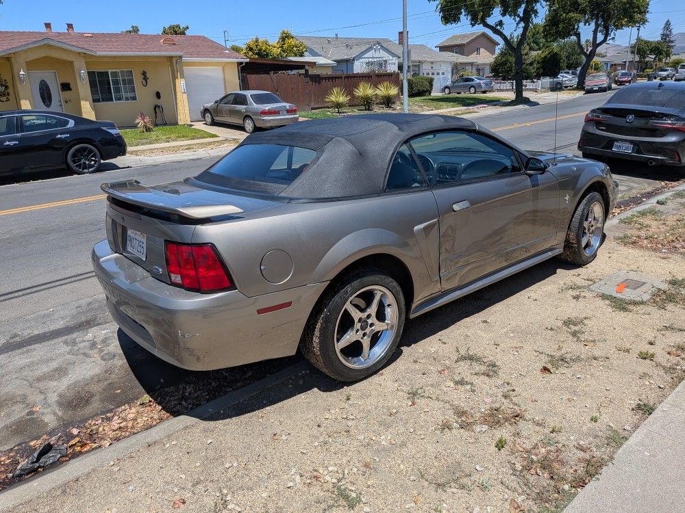 2002 Ford Mustang