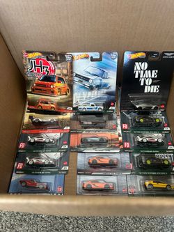 HOT WHEELS PREMIUM AND TRANSPORT