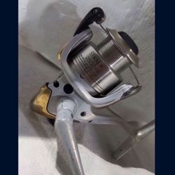 Shimano Stradic 2500 FH Fishing Reel 